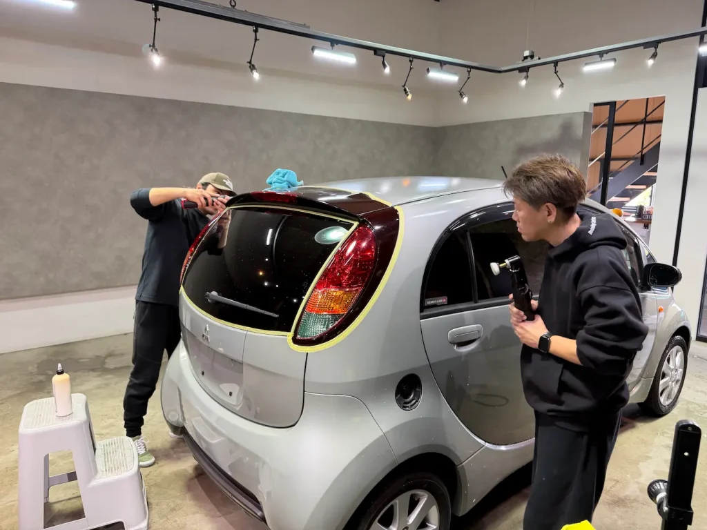 劣化した塗装に向き合う徹底洗浄とこだわりの研磨