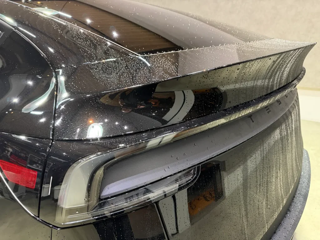 テスラ車におすすめの全面ガラス撥水コーティング