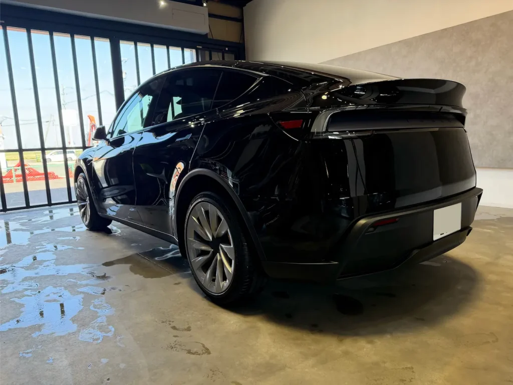 新車の輝きを封印するEAU ROUGEとANTHEM2